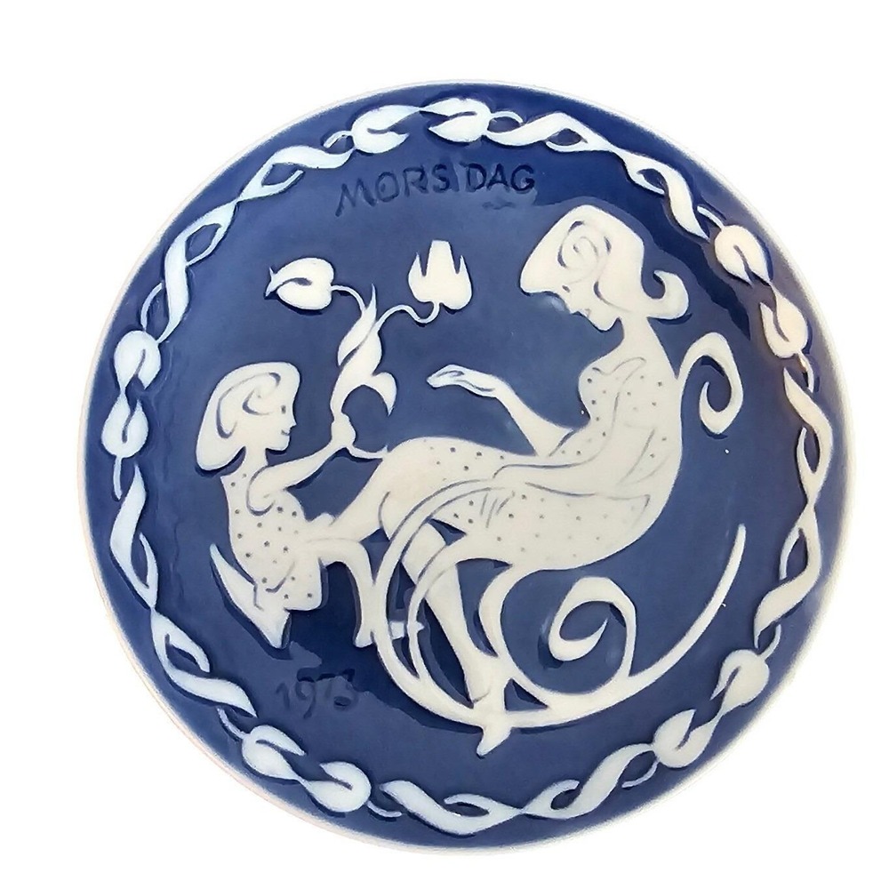 Royal Copenhagen Vintage 6" Mother's Day Plate 1973 Blue White Porcelain